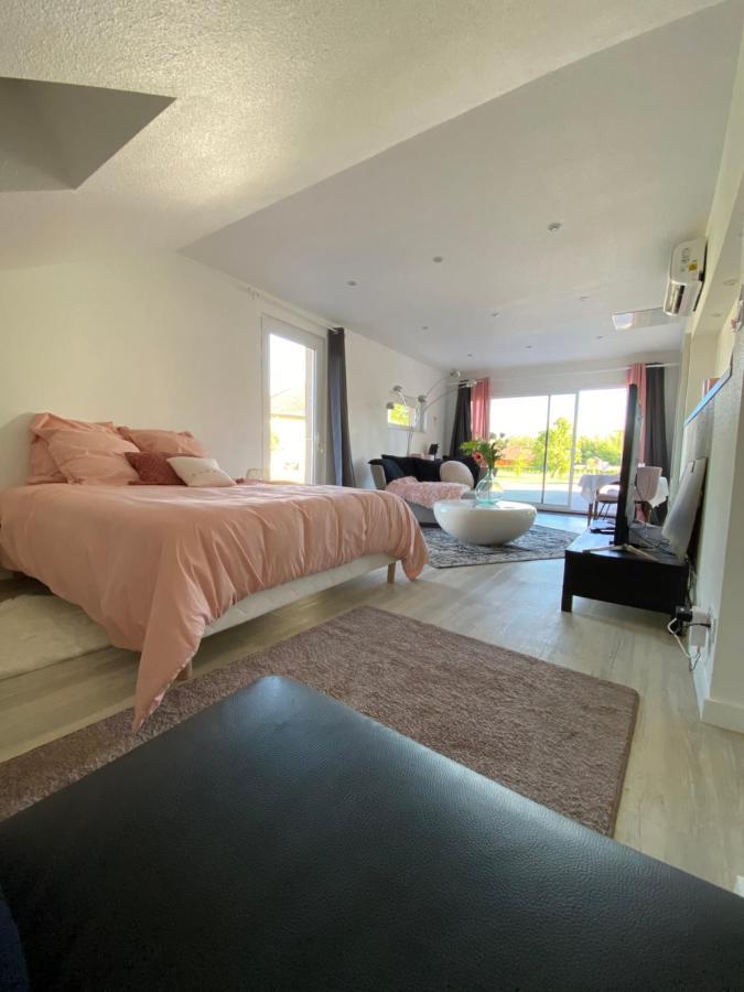 Agreable Chambre D'Hote Calme Avec Piscine Souvans Bagian luar foto